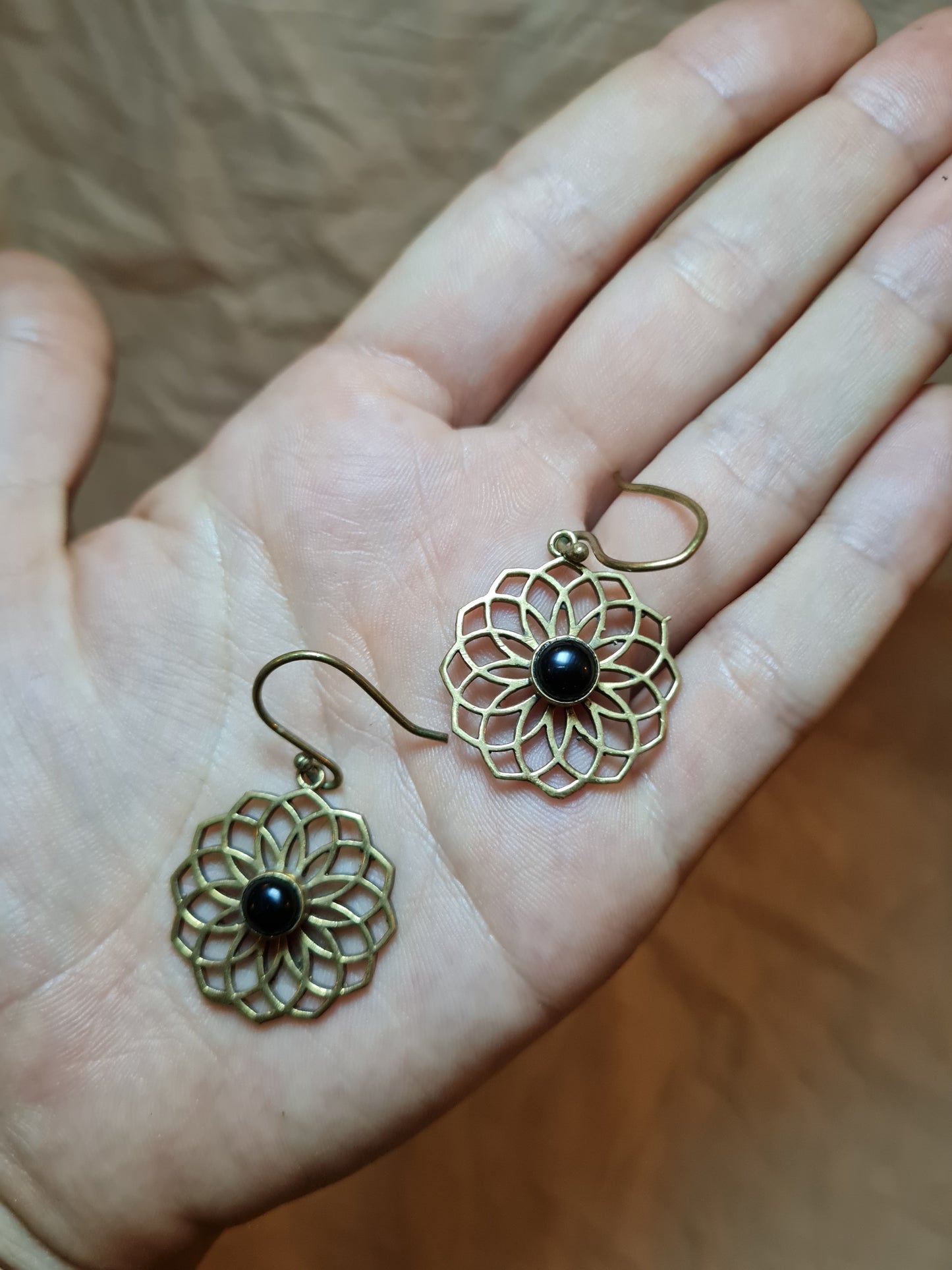 Onyx flower earrings