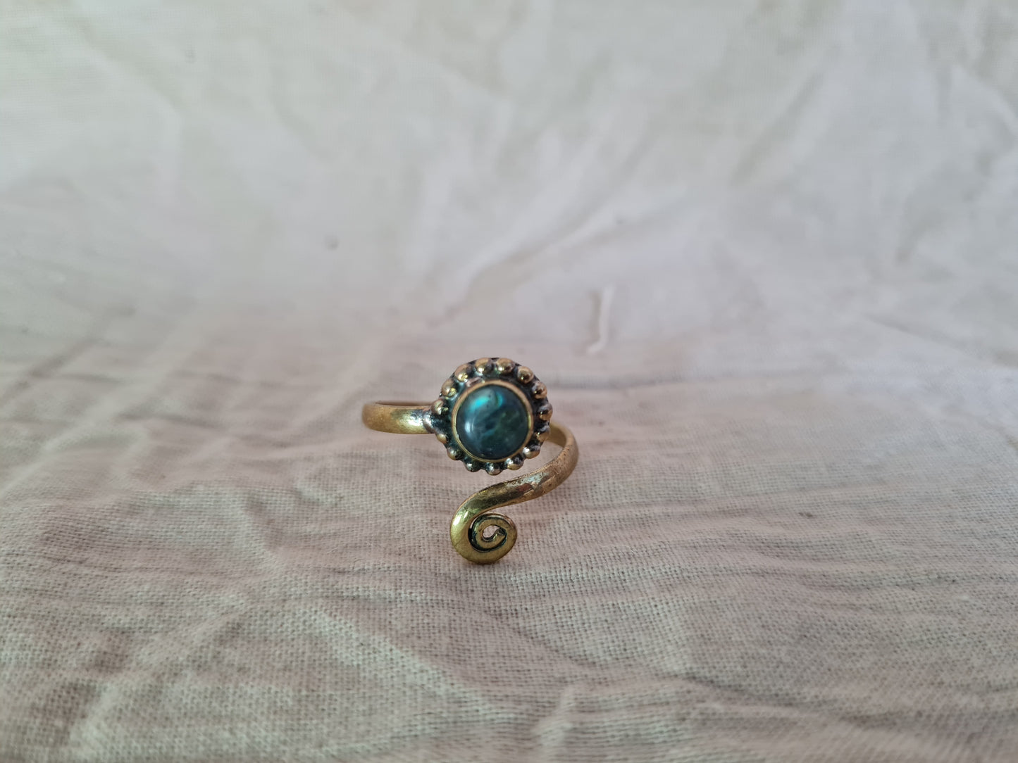 Little spiral ring