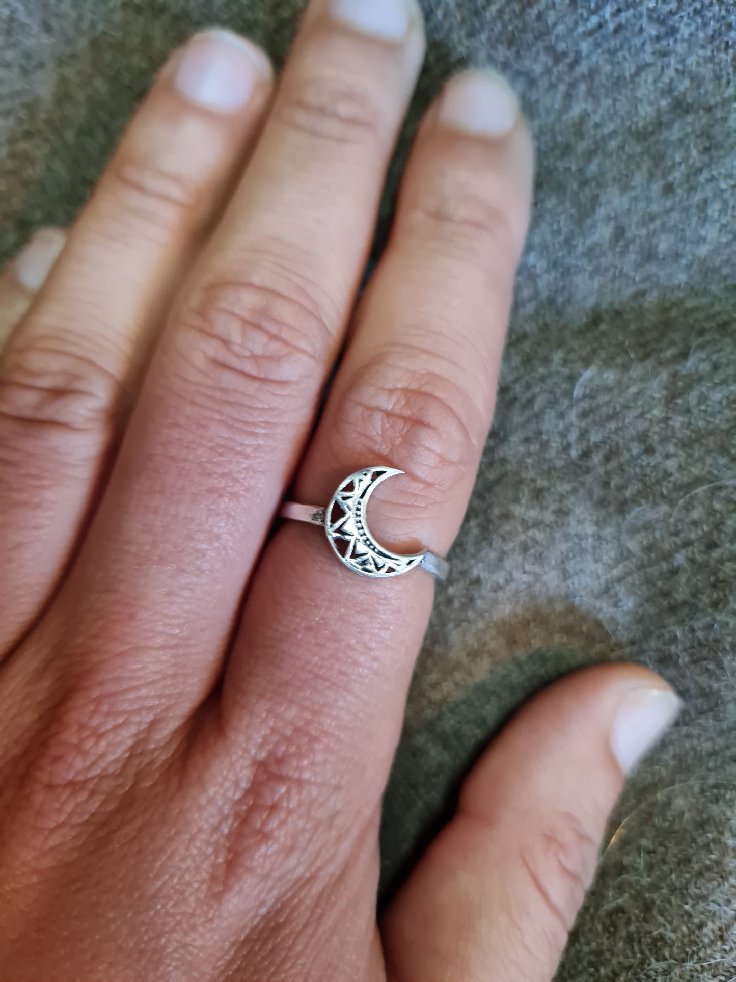 Luna ring