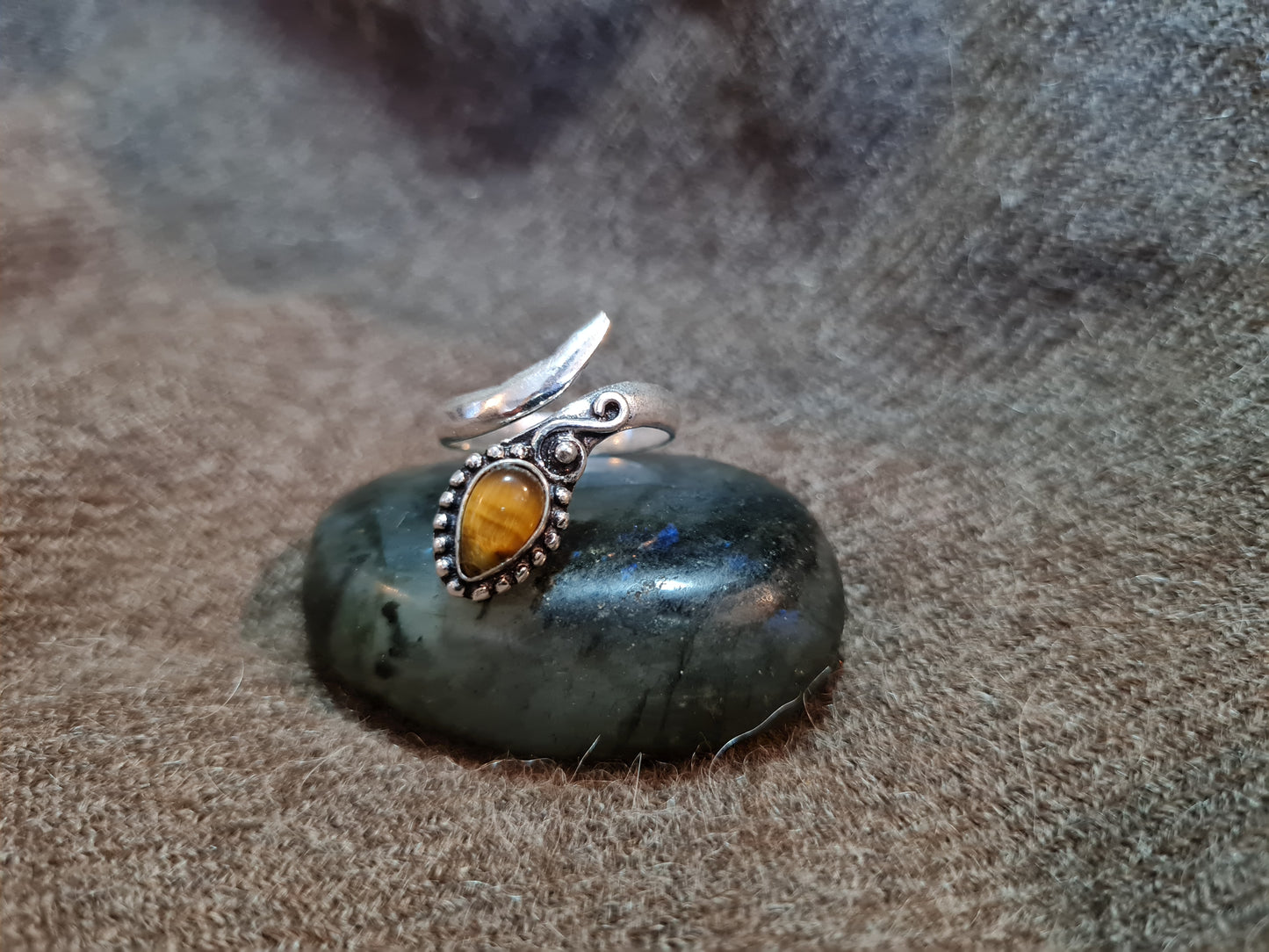 Solis Teardrop