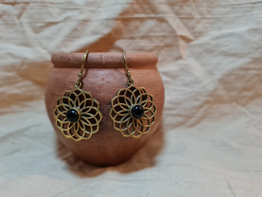 Onyx flower earrings