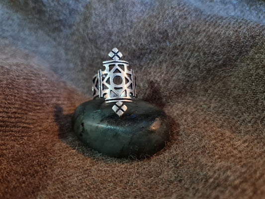 Tribal ring