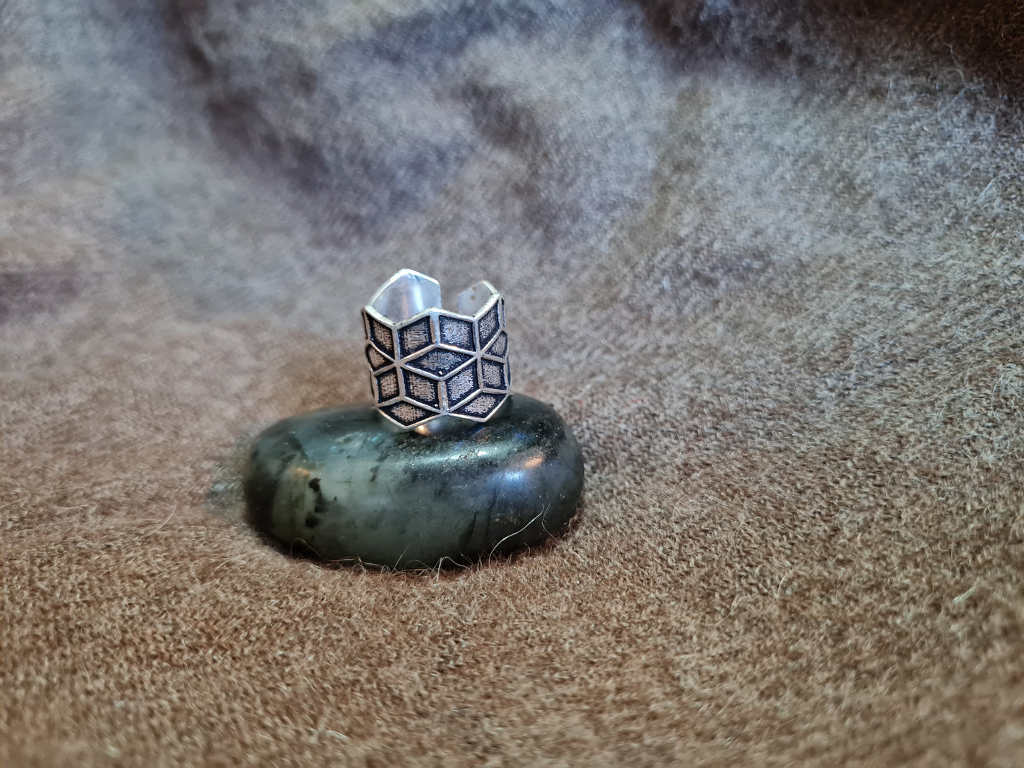 Solis ring